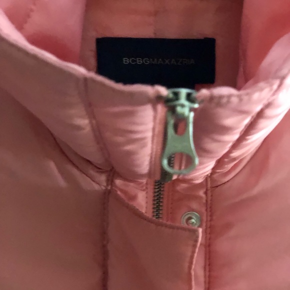 BCBG puffer coat Salmon in color - Picture 4 of 9